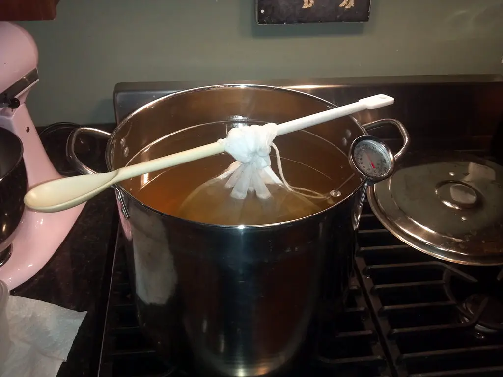 steeping bag in pot