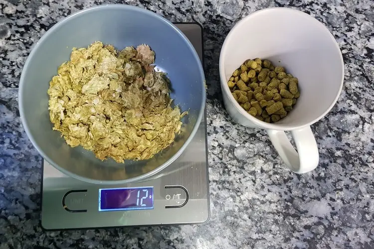 hops leafs and pellets