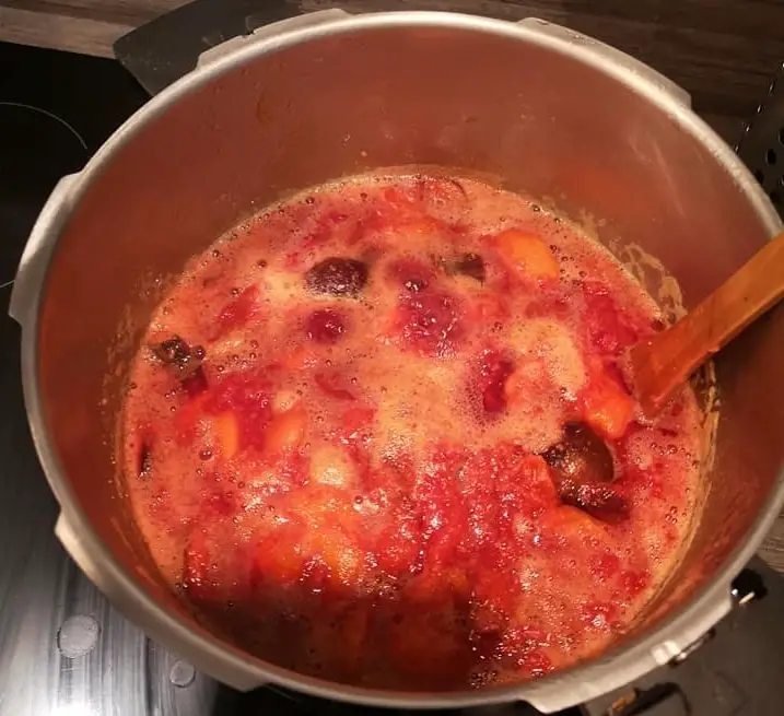 red fruits mash